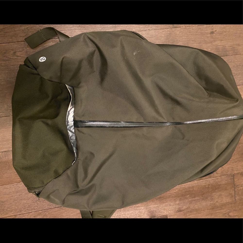 Lululemon green back pack